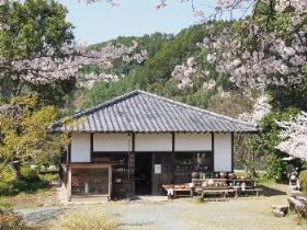 陶芸工房（万世窯）