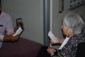 窓越し面会