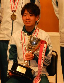 金栗杯を受賞した神野大地選手